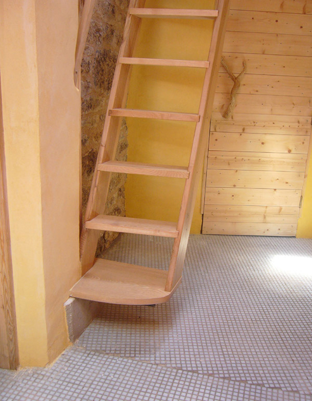 https://www.atelierhamot.fr/W1/wp-content/uploads/2011/02/echelle-de-meunier-porte-de-sauna.jpg